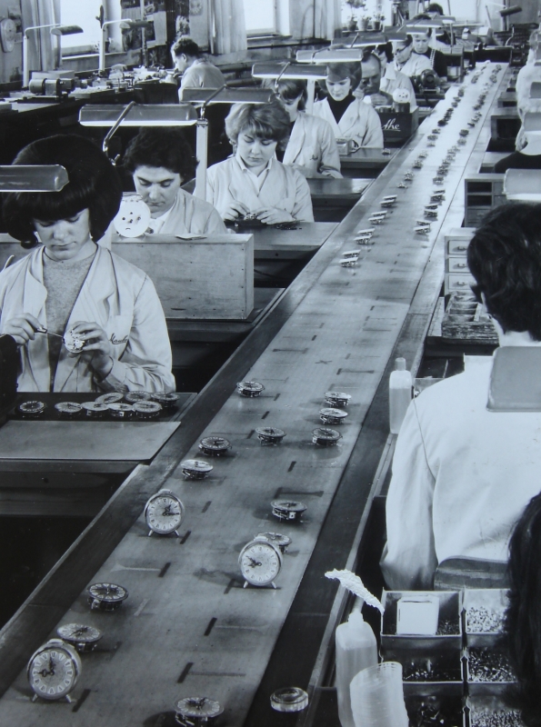 Frauenarbeit in der Uhrenfabrik Mauthe 60er Jahre