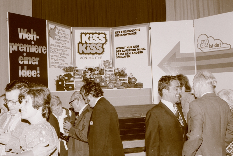 Präsentation der Kiss KIss-Wecker bei der Premiere in Schwenningen