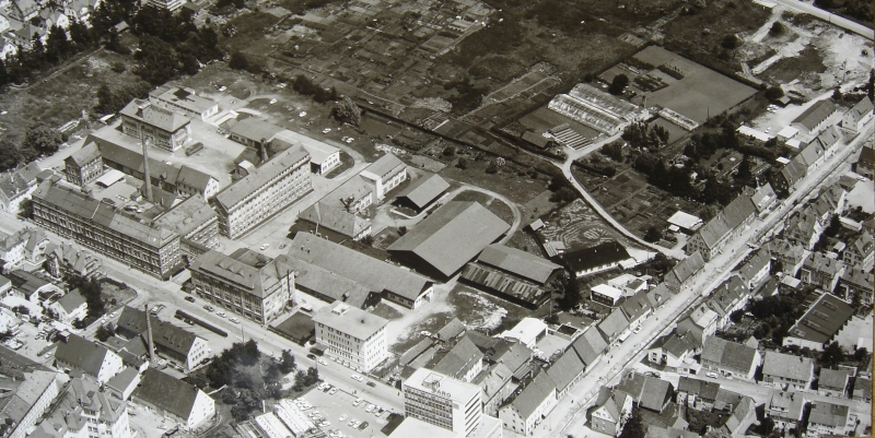 Uhrenfabrik Kienzle- Werk II. Im Vordergrund Steinelgebäude und Kaufhaus Baro. (Foto: Stadtarchiv Villingen-Schwenningen)