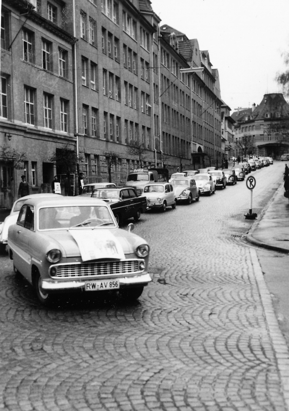 Autokorso "kommt zur Mai-Kundgebung am 1. Mai 1963 um 10 Uhr auf dem Marktplatz!"