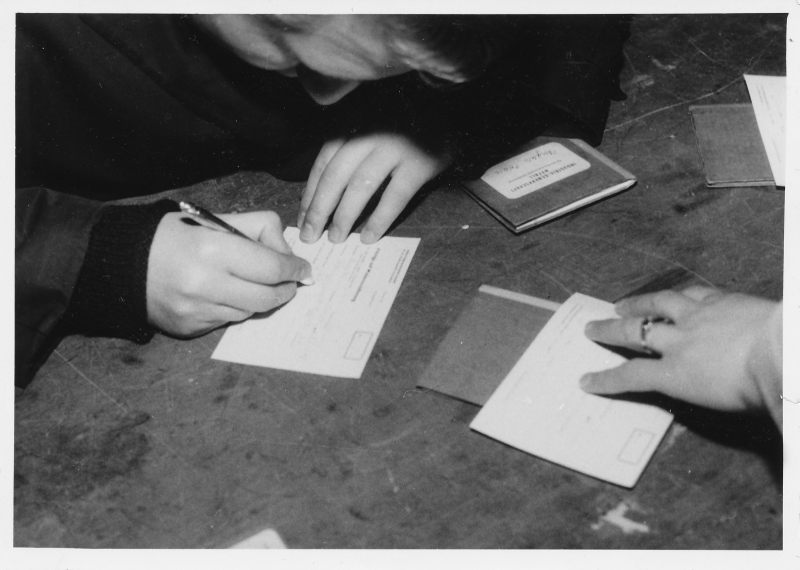 Registrierung der Streikenden im Streiklokal/ Bild: Erich Mayer