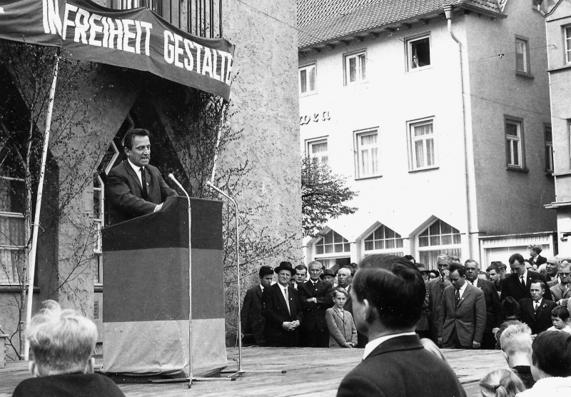 Kundgebung zum 1. Mai 1963, Redner Otto Gottschlich, Motto: In Freiheit gestalten!