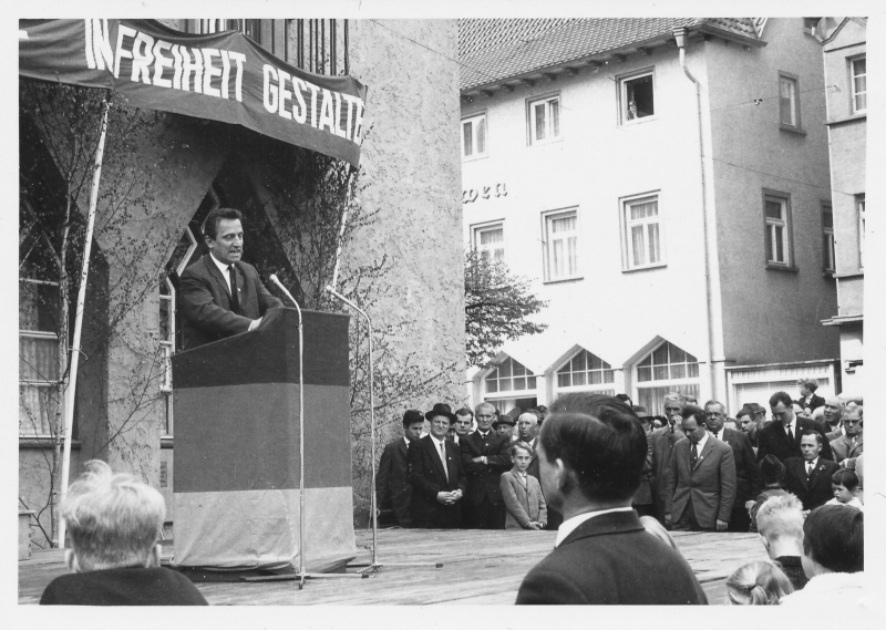 Kundgebung zum 1. Mai 1963, Redner Otto Gottschlich, Motto: In Freiheit gestalten!