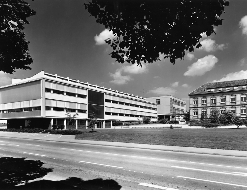 Nach dem Umbau der Feintechnikschule Mitte der 60 er Jahre (Bildarchiv Staatliche Feintechnikschule)