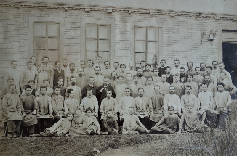 Belegschaft der Württembergischen Uhrenfabrik um 1900 (Stadtarchiv Villingen-Schwenningen)